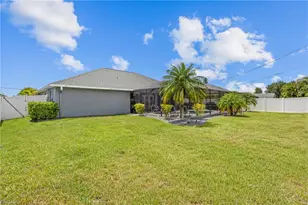 203 SE 14th Ct, Cape Coral, FL 33990 - Photo 27