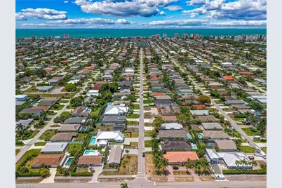 693 105th Ave N, Naples, FL 34108 - Photo 15