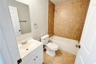1022 NE 8th Pl, Cape Coral, FL 33909 - Photo 11