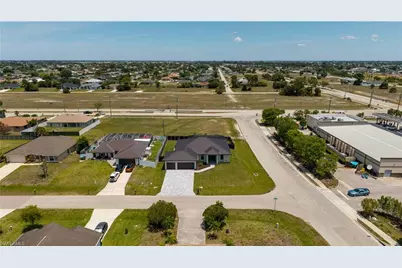 819 SW 16th Ter, Cape Coral, FL 33991 - Photo 35