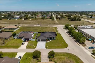 819 SW 16th Terrace, Cape Coral, FL 33991 - Photo 35