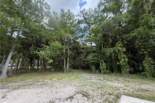 281 8th St SE, Naples, FL 34117 - Photo 5