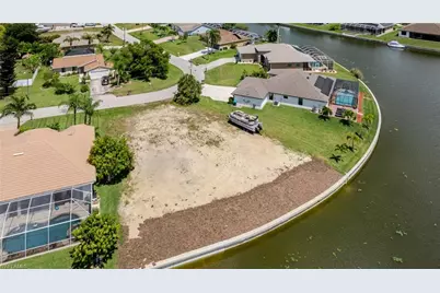 506 NE 21st Pl, Cape Coral, FL 33909 - Photo 9