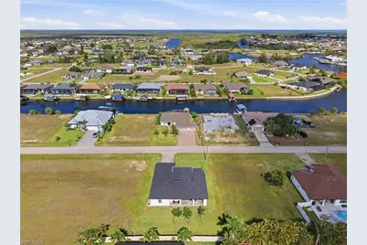 1813 NW 37th Pl, Cape Coral, FL 33993 - Photo 3