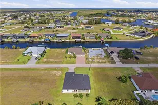 1813 NW 37th Pl, Cape Coral, FL 33993 - Photo 3