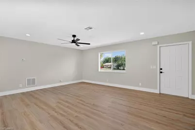 2300 Crystal Dr, Fort Myers, FL 33907 - Photo 11