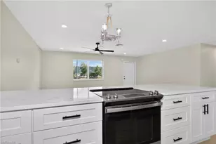 2300 Crystal Dr, Fort Myers, FL 33907 - Photo 15