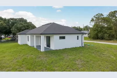 931 Barcelona St E, Lehigh Acres, FL 33974 - Photo 21