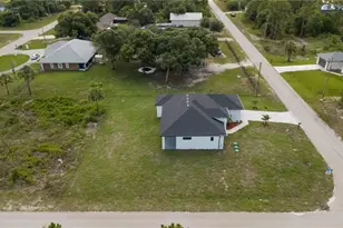 931 Barcelona St E, Lehigh Acres, FL 33974 - Photo 23