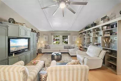 8713 Crest Ln, Fort Myers, FL 33907 - Photo 3