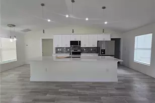 51 Wilmington Pkwy, Cape Coral, FL 33993 - Photo 3
