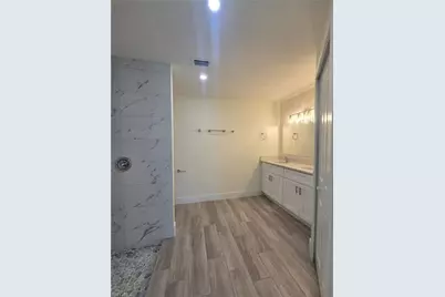 51 Wilmington Pkwy, Cape Coral, FL 33993 - Photo 13
