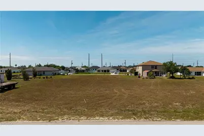 212 NE 25th St, Cape Coral, FL 33909 - Photo 9