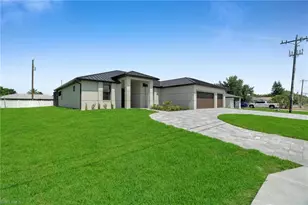 3532 Country Club Blvd, Cape Coral, FL 33904 - Photo 5