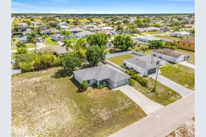 307 NE 25th Ter, Cape Coral, FL 33909 - Photo 25