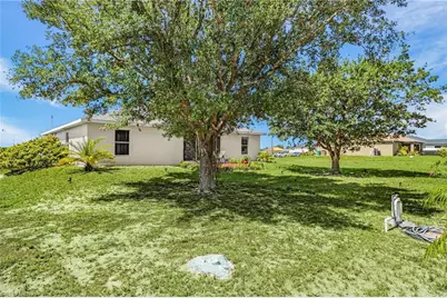 307 NE 25th Ter, Cape Coral, FL 33909 - Photo 23