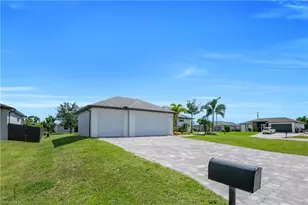 2728 SW 4th Ln, Cape Coral, FL 33991 - Photo 7