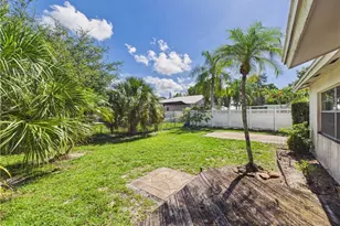 3067 Buena Vista Ln, Naples, FL 34105 - Photo 17