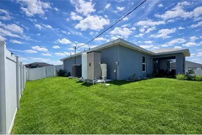 2804 NE 2nd Pl, Cape Coral, FL 33909 - Photo 3
