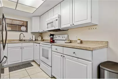 12501 McGregor Blvd #11, Fort Myers, FL 33919 - Photo 3
