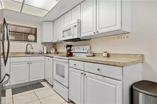 12501 McGregor Blvd, Fort Myers, FL 33919 - Photo 3