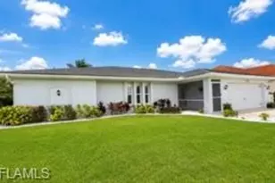 420 NE 9th St, Cape Coral, FL 33909 - Photo 31