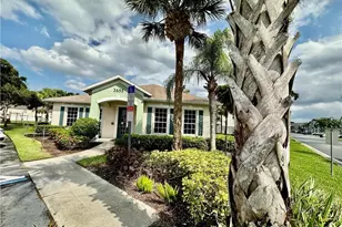 3614 Pine Oak Cir, Fort Myers, FL 33916 - Photo 5