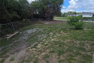 902 Adeline Ave, Lehigh Acres, FL 33971 - Photo 17