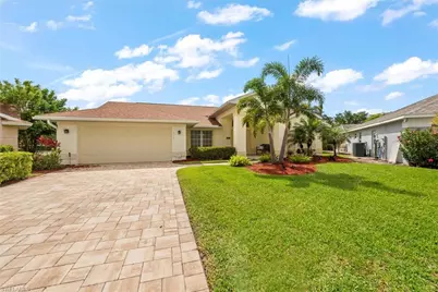 9241 Bramble Ct, Fort Myers, FL 33919 - Photo 5