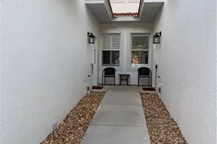 4700 Yacht Harbor Dr, Naples, FL 34112 - Photo 15