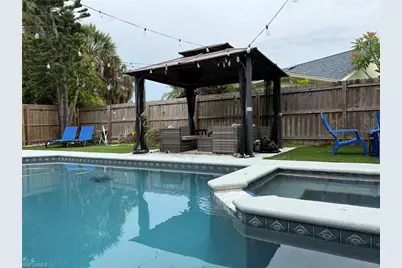 15009 Cloverdale Dr, Fort Myers, FL 33919 - Photo 3