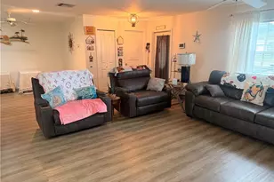 1385 Pine Ave, North Fort Myers, FL 33917 - Photo 9