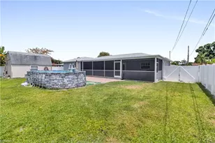 1385 Pine Ave, North Fort Myers, FL 33917 - Photo 3
