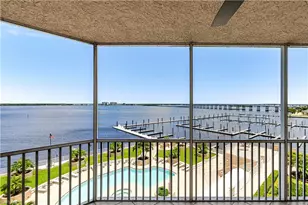 2090 W First St, Fort Myers, FL 33901 - Photo 3