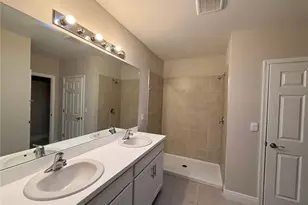 635 NE 6th Pl, Cape Coral, FL 33909 - Photo 17