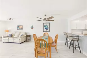 300 Valley Stream Dr, Naples, FL 34113 - Photo 5