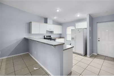 524 NE 24th Pl, Cape Coral, FL 33909 - Photo 3