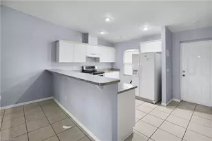 524 NE 24th Pl, Cape Coral, FL 33909 - Photo 3