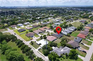 524 NE 24th Pl, Cape Coral, FL 33909 - Photo 31
