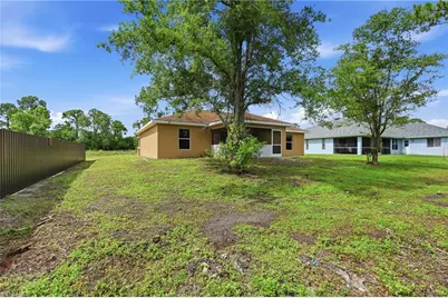 919 Winters St E, Lehigh Acres, FL 33974 - Photo 19
