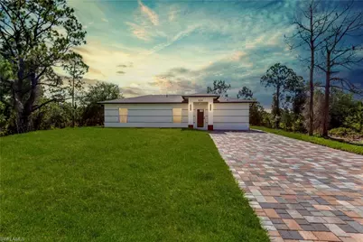 1019 Columbus Blvd S, Lehigh Acres, FL 33974 - Photo 1