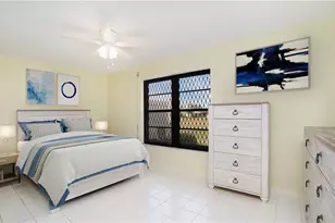 319 Reynolds Ct, Naples, FL 34112 - Photo 11