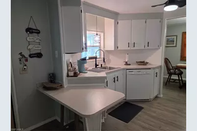 575 Winning Way, North Fort Myers, FL 33917 - Photo 7