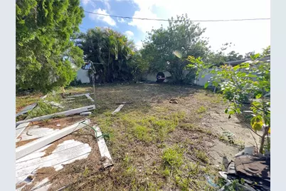 1119 Vineyard Pl, Lehigh Acres, FL 33936 - Photo 11