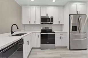 7745 Woodbrook Cir, Naples, FL 34104 - Photo 19
