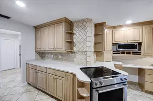 4548 SE 11th Pl, Cape Coral, FL 33904 - Photo 9