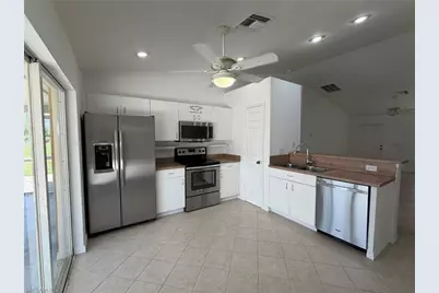 1424 NE 13th Pl, Cape Coral, FL 33909 - Photo 9