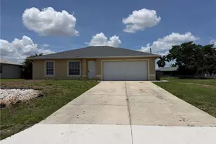 1424 NE 13th Pl, Cape Coral, FL 33909 - Photo 3