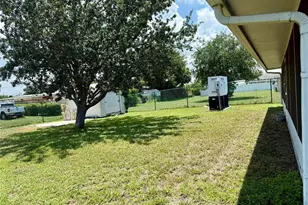 540 Orchard Park Dr, Clewiston, FL 33440 - Photo 13