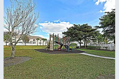 3647 Pine Oak Cir #107, Fort Myers, FL 33916 - Photo 17